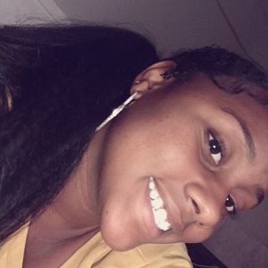 Meet your Posher, Jakira